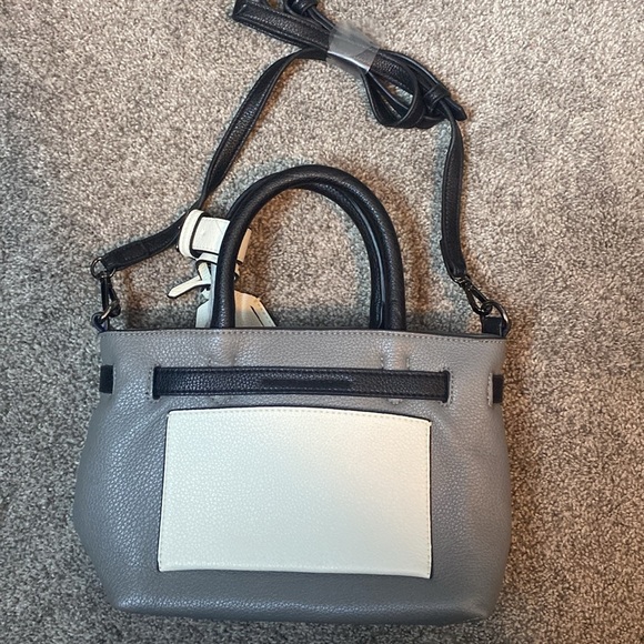 REED Handbag Hyacinth Floral White Gray Black Purple NWT - Picture 2 of 7